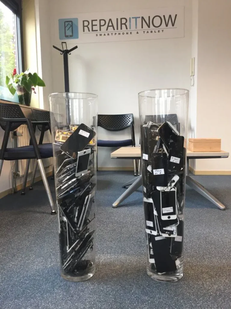 Circulair-en-maatschappelijk-verantwoord-ondernemen-met-kapotte-schermen-bij-Repair-IT-Now